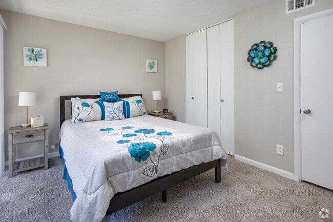2BR, 1.5BA Townhome - 1,105SF - 1st Bedroom