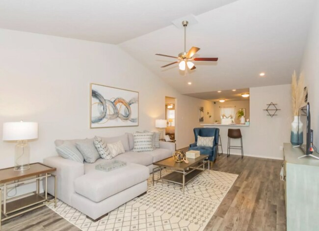 Photo - 7121 Woodsgate Cv