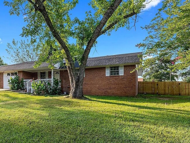 Building Photo - 100 Wells Fargo Trail