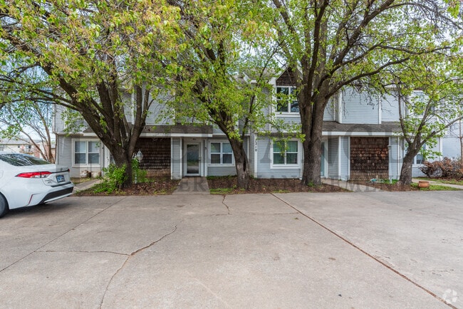 Building Photo - 7210 W Douglas Ave Rental
