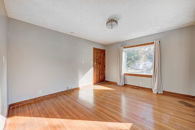 Living room - 1744 N Norfolk St