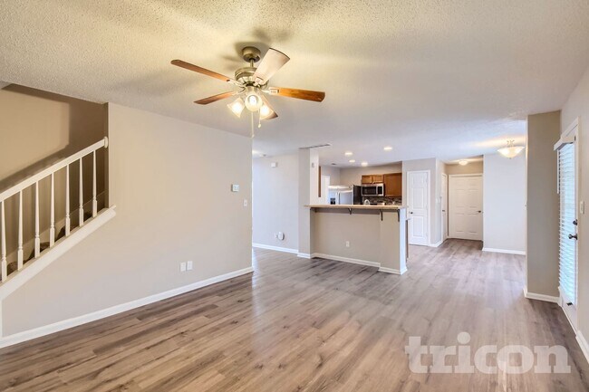 Photo - 407 Emerald Trce