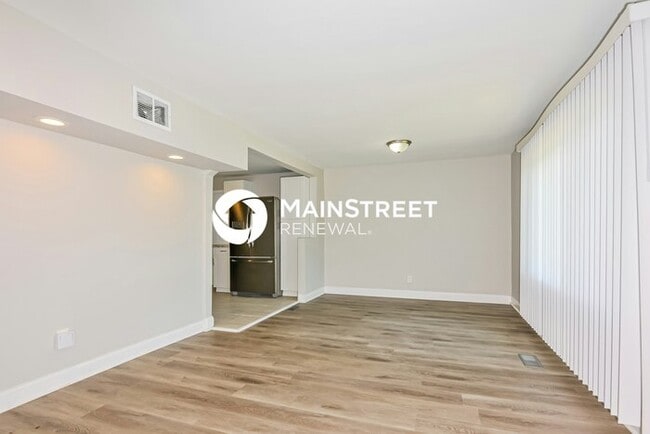 Photo - 3 Bedroom Pet-Friendly Home in St. Louis, ...