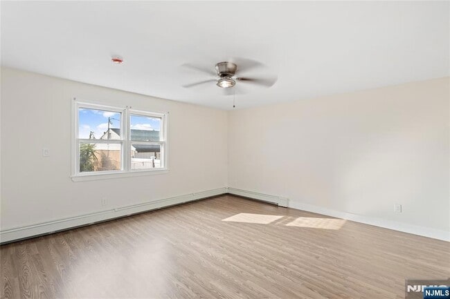 Photo - 86 Farnham Ave