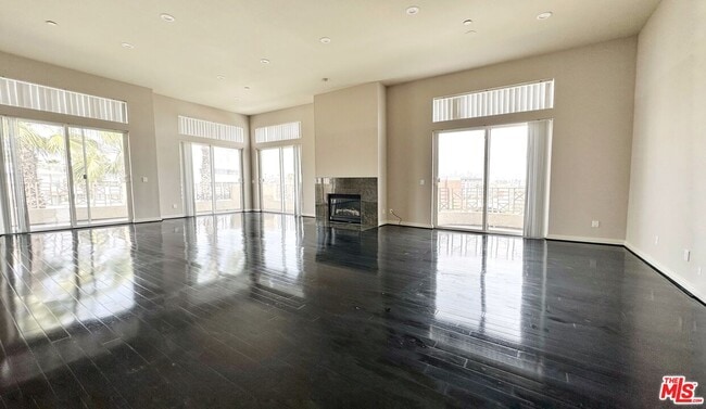 Photo - 4100 Wilshire Blvd Unit 401