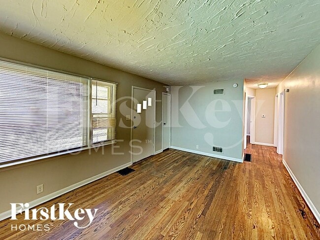 Photo - 6108 Bettcher Ave