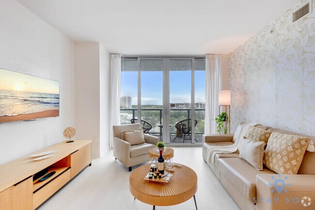 Building Photo - 2602 E Hallandale Beach Blvd Rental