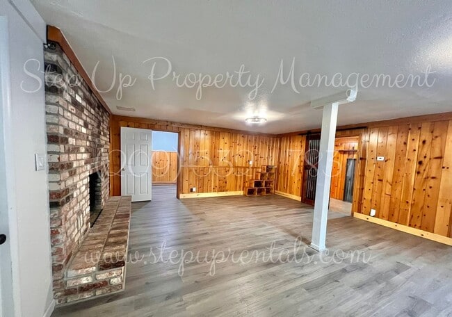 12915 Mountain View Rd Unit B
