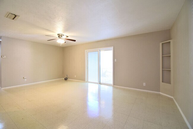 5936 Cherry Loop Unidad B