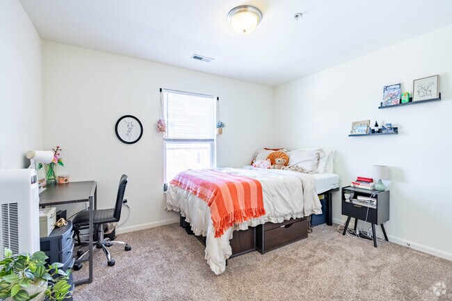 3BR, 3BA - 1,150SF - Primary Bedroom