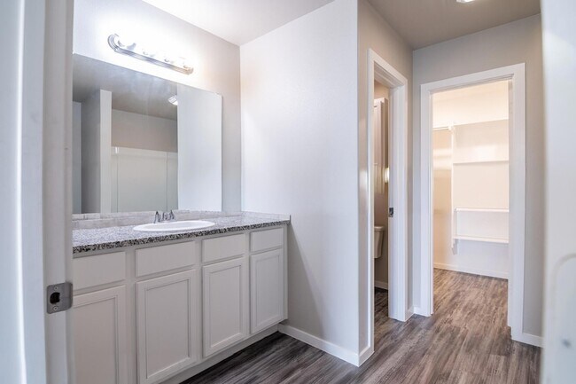 Photo - 2127 N Texas Ave Unit B