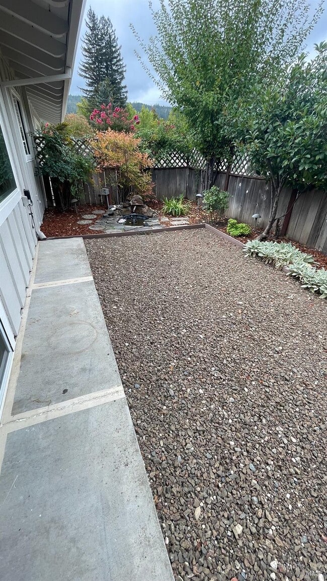 Building Photo - 2 Fallgreen Ct