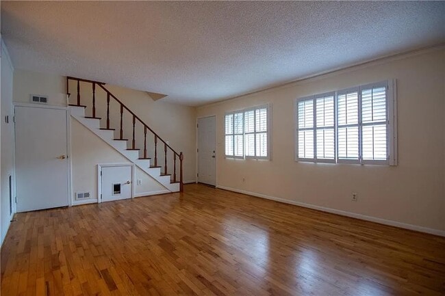 Photo - 1612 Briarcliff Rd NE