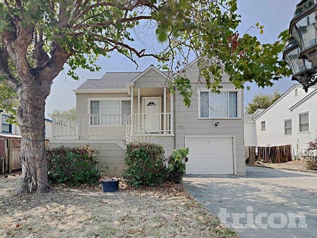 Photo - 7 Howard Ave