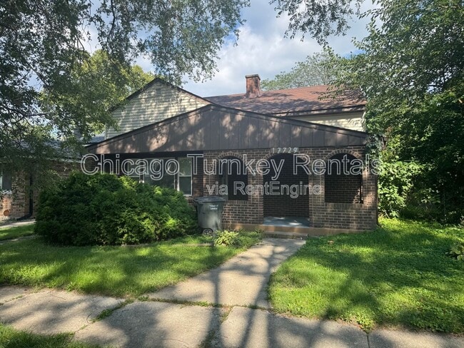 Photo - 17729 Community St House