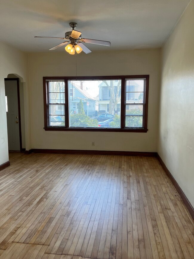 Building Photo - 2655 S 14th St Unit lower