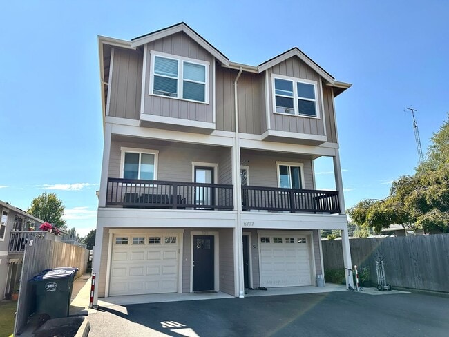 Building Photo - LE5777 Unit 101