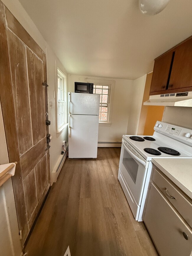 kitchen - 62 Garden Aly