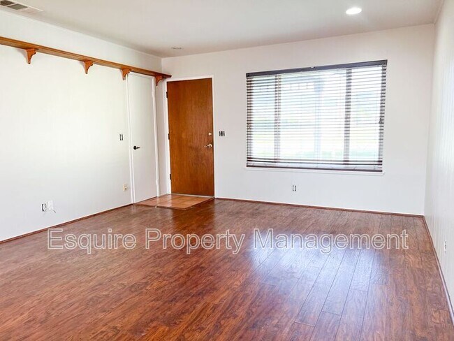 1016 Sespe Ave