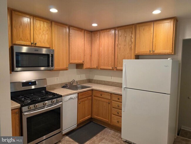 Photo - 4700 Red Fox Rd