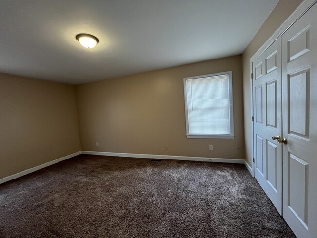 Photo - 220 Hickory Trail