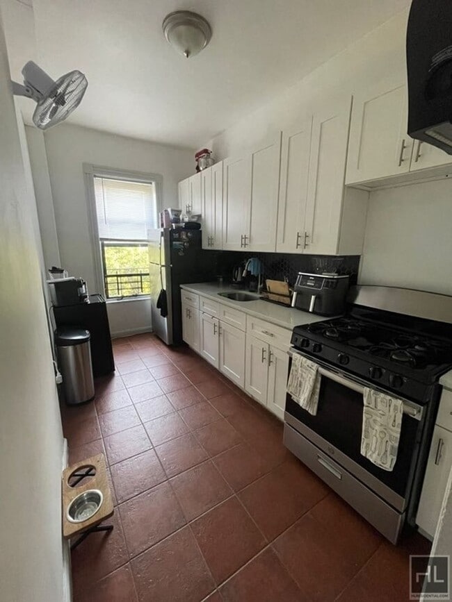 Building Photo - JAMAICA AVENUE Rental