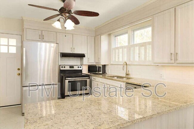 Photo - 102 Tiffany Dr