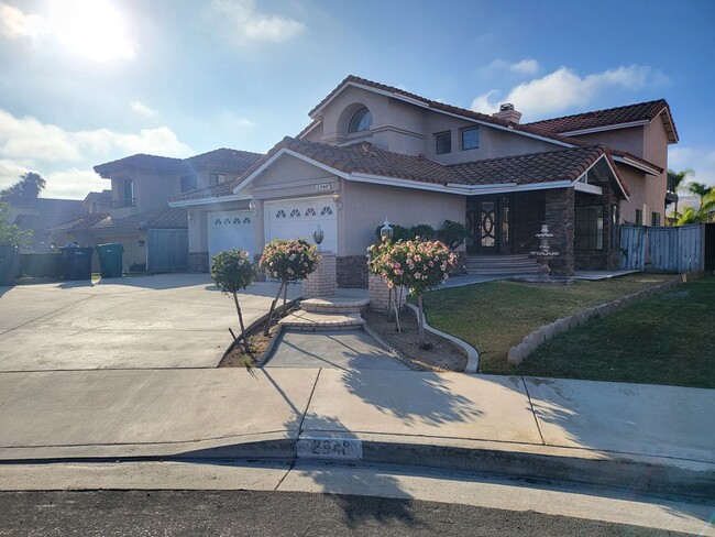 2story Home nestled in Corona Hills - 2story Home nestled in Corona Hills