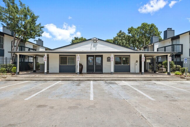 Building Photo - 10101 Forum Park Dr Unit 2095 Rental