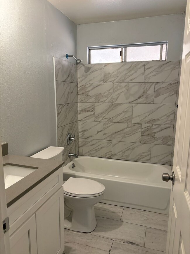 Photo - 4 bedroom 2 bath home in Livingston Ca