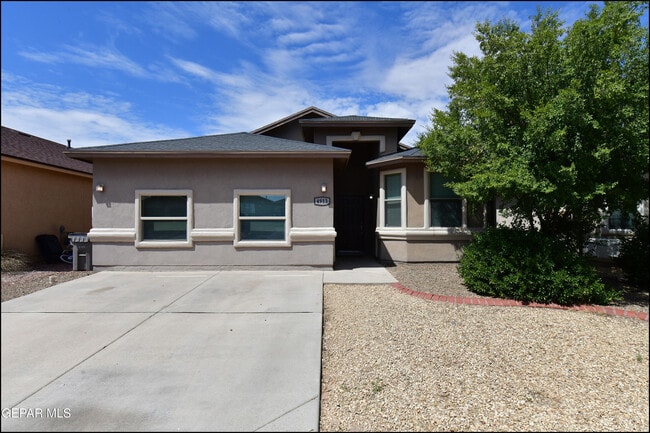 Photo - 4913 Adrian Campos St