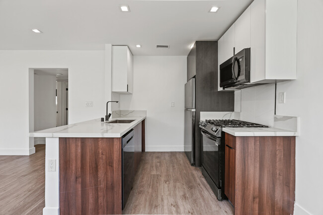 Photo - 701 N. Hill Pl. Apartments