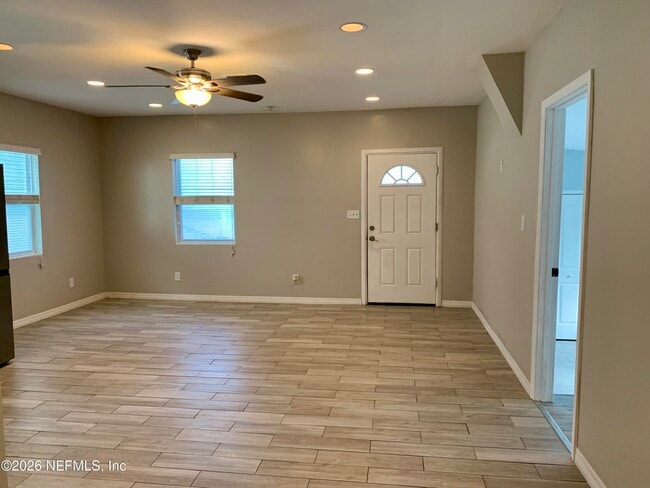 Photo - 1710 Rowe Ave