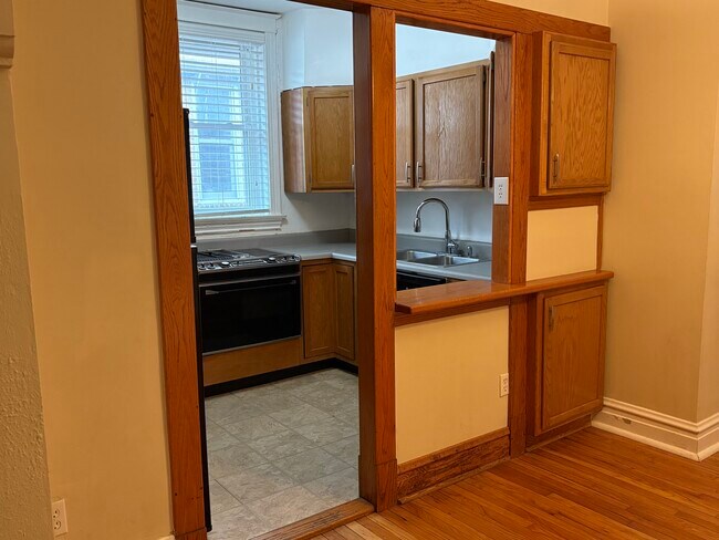 Kitchen - 7222 Forsyth Blvd Unit 1