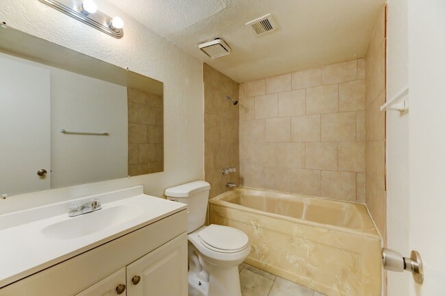 Photo - 2125 Sun Ave Unit B