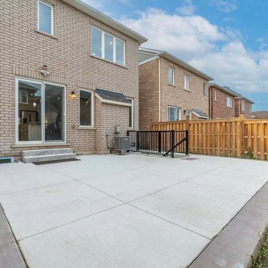 Building Photo - 8 Emerald Coast Trl