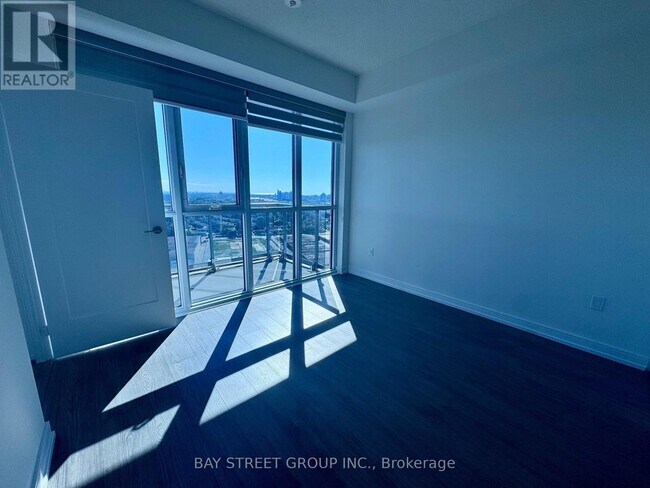 Photo - 225 Village Green Square Unit 2809