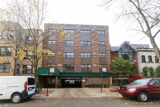 Photo - 558 W Arlington Condo Unit 402