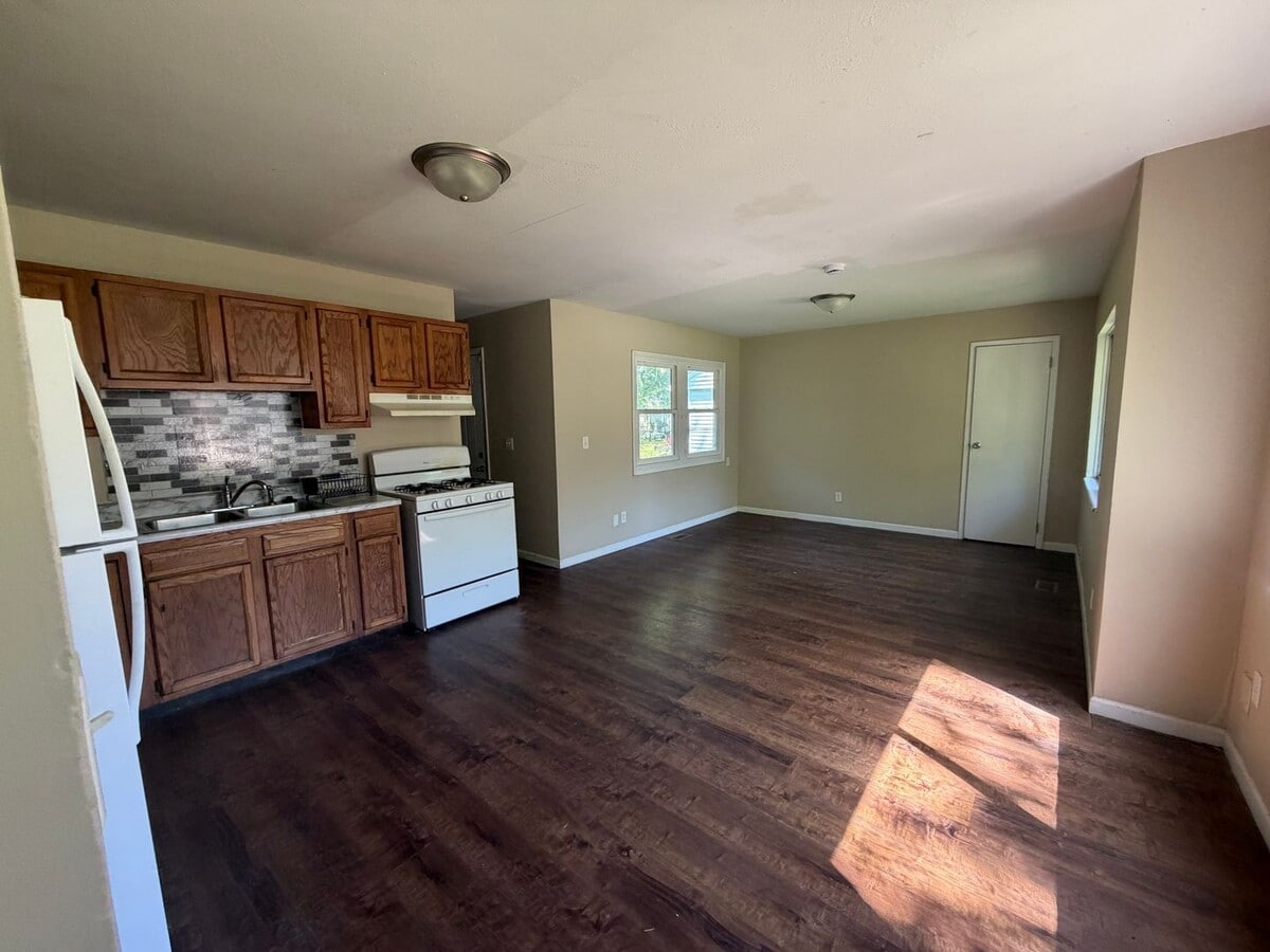 Photo - 1109 Austin Dr