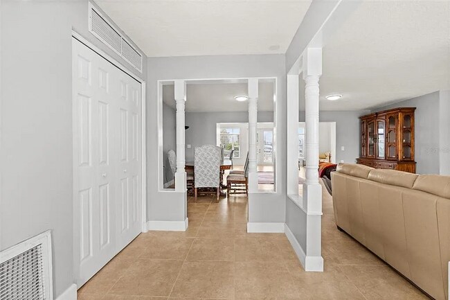 Photo - 710 116th Ave