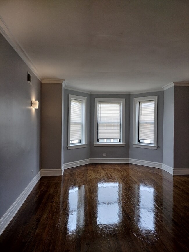 Photo - 1741 W 80th St