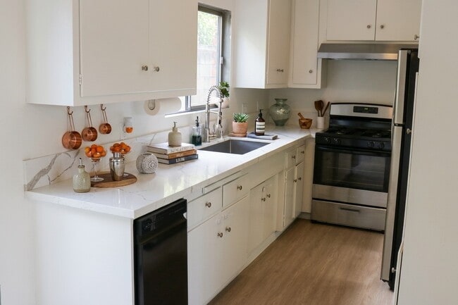 Photo - 2849 Waverly Dr