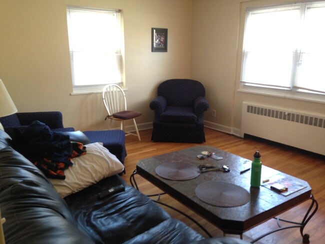Building Photo - 877 Farmington Ave Unit 881-101