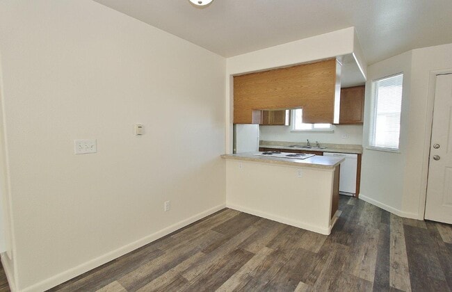 Photo - 525 N Moffatt Ave
