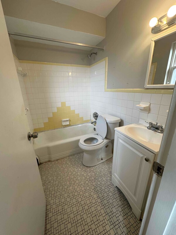 Photo - 2729 Queen City Ave Unidad 3