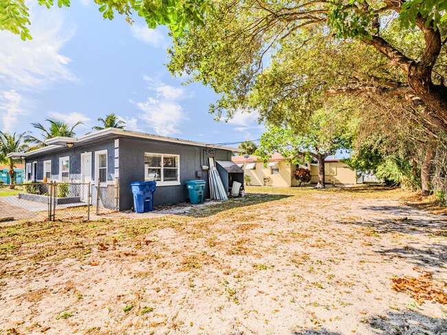 Photo - 112 W 34th St Unit 1