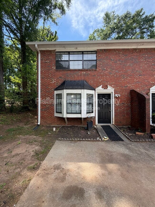 Photo - 1955 Patterson Ct