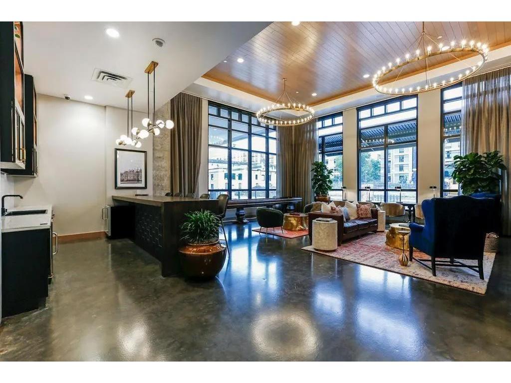 Photo - 728 N 3rd St Unidad 706