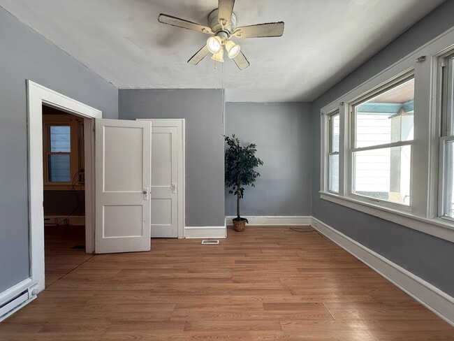 Building Photo - 83 S Empire St Unit 2