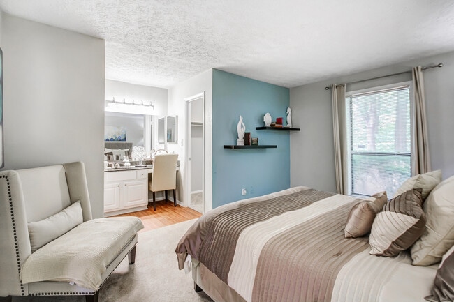 Bedroom - Dunwoody Crossing